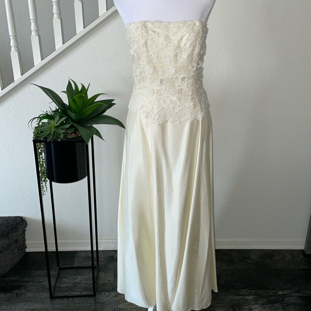 Jessica McClintock Strapless Ivory Wedding Dress